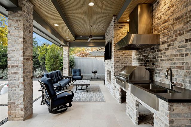 10106 Meadow Lake Lane, Houston, TX 77042