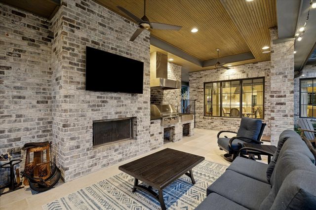 10106 Meadow Lake Lane, Houston, TX 77042