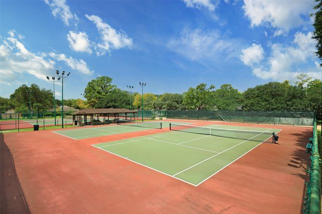 10106 Meadow Lake Lane, Houston, TX 77042