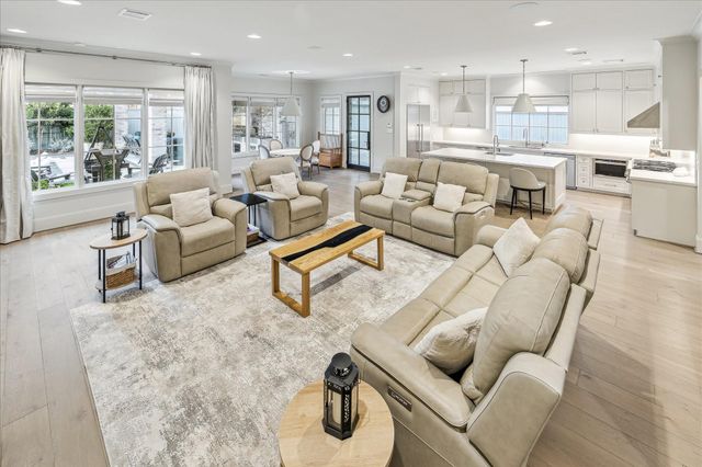 10106 Meadow Lake Lane, Houston, TX 77042