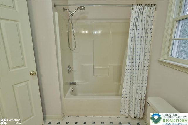 4070 Ross Road, Bethlehem Twp, PA 18020