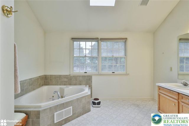 4070 Ross Road, Bethlehem Twp, PA 18020