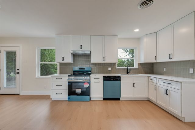 104 Dupont Circle, Fort Worth, TX 76134