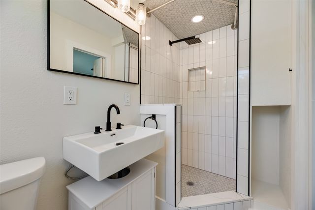 104 Dupont Circle, Fort Worth, TX 76134