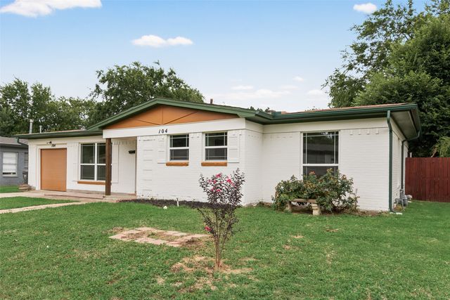 104 Dupont Circle, Fort Worth, TX 76134