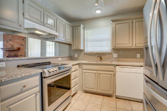 215 Linda Street, Aubrey, TX 76227