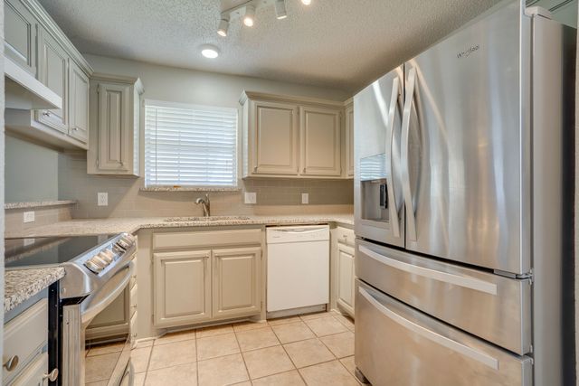 215 Linda Street, Aubrey, TX 76227