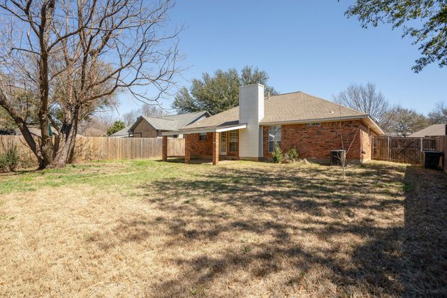215 Linda Street, Aubrey, TX 76227