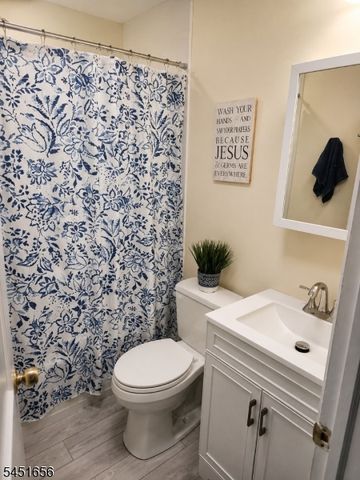 108 Greenlawn Ave, Middlesex Boro, NJ 08846