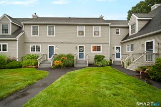 21 South Village Court 21, Branford, CT 06405