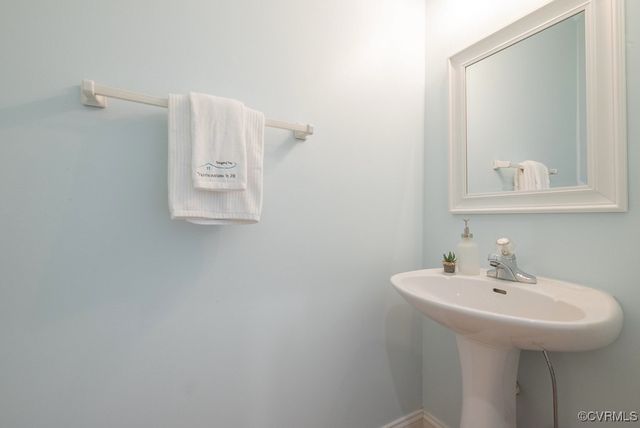 6613 St Cecelia Dr, Midlothian, VA 23112