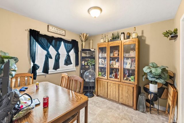 2454 Empress St, Sacramento, CA 95815