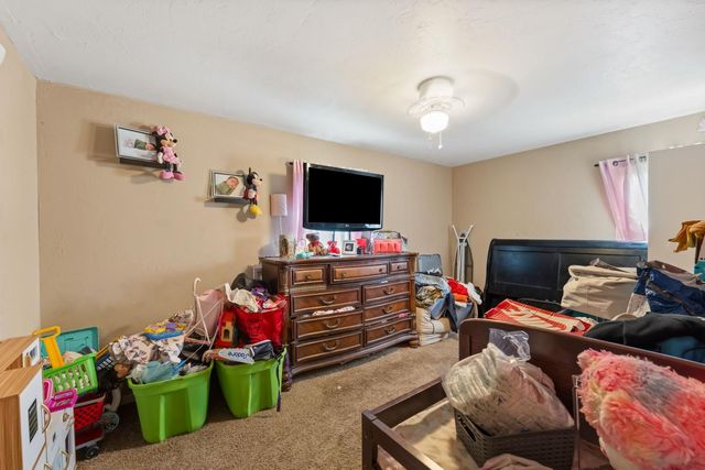 2454 Empress St, Sacramento, CA 95815