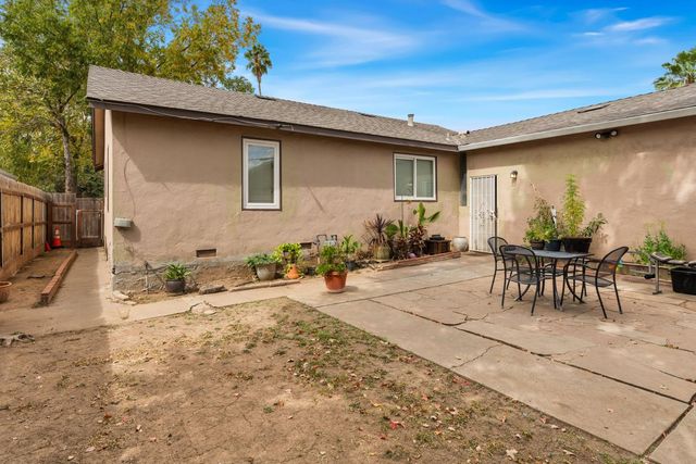 2454 Empress St, Sacramento, CA 95815