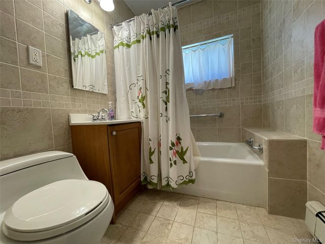 185 Seward Street, West Babylon, NY 11704