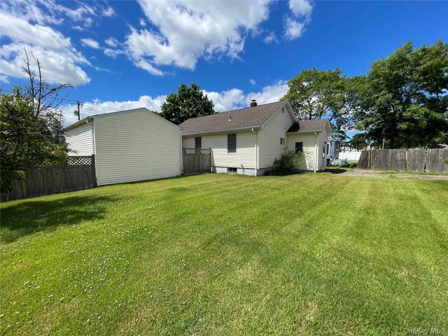 185 Seward Street, West Babylon, NY 11704
