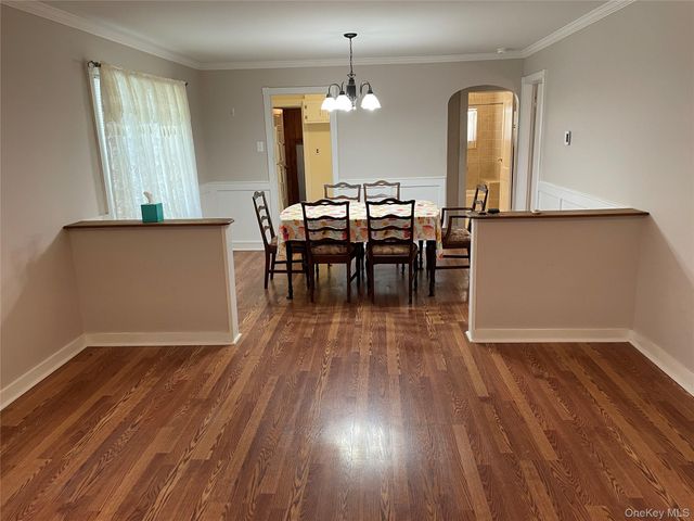 185 Seward Street, West Babylon, NY 11704