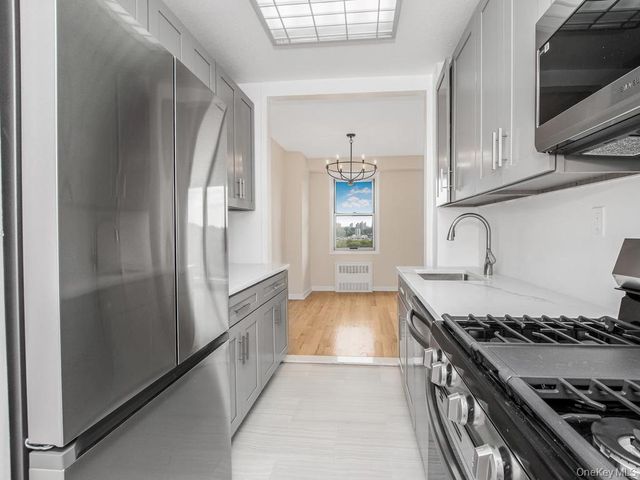 2400 Johnson Avenue 10F, Bronx, NY 10463
