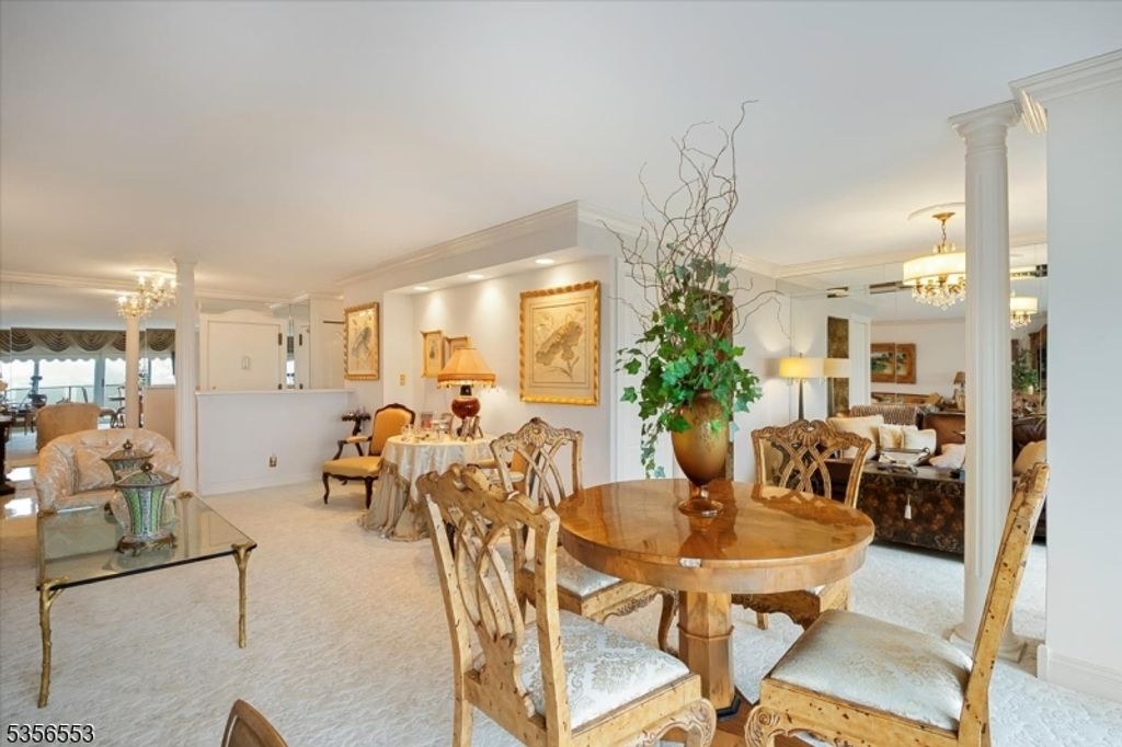 1 Claridge Dr 123, Verona Twp., NJ 07044
