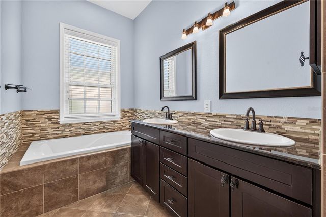 2908 HANSEN MANOR LANE, Tampa, FL 33611
