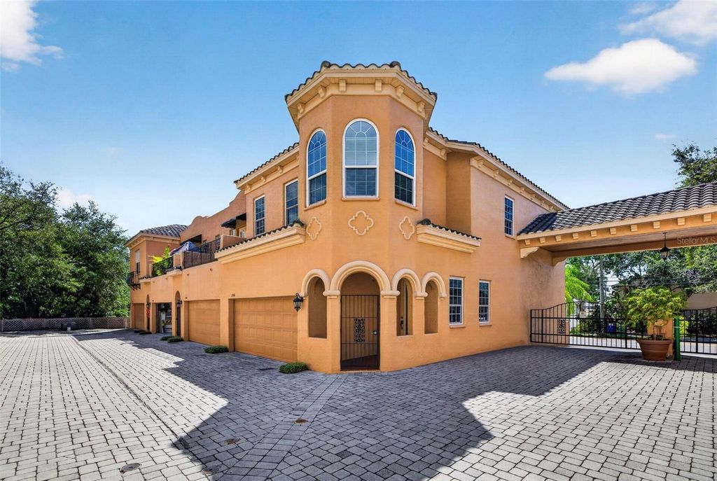 2908 HANSEN MANOR LANE, Tampa, FL 33611