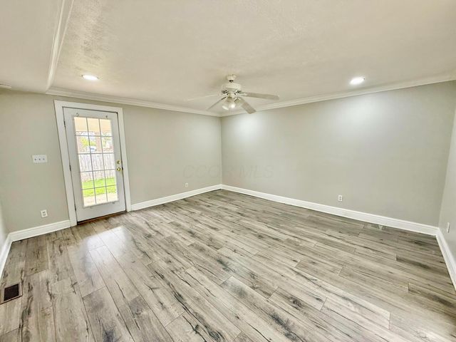 305 Danhurst Road, Columbus, OH 43228