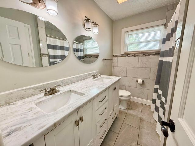 305 Danhurst Road, Columbus, OH 43228