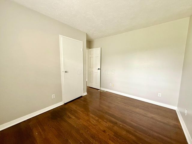 305 Danhurst Road, Columbus, OH 43228