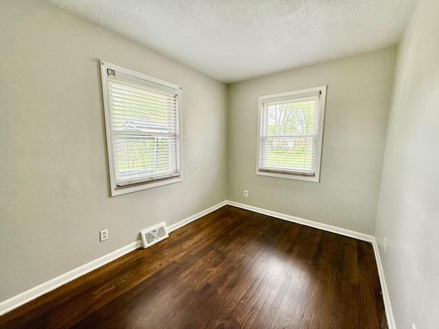 305 Danhurst Road, Columbus, OH 43228