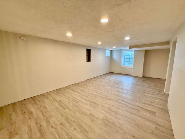 305 Danhurst Road, Columbus, OH 43228