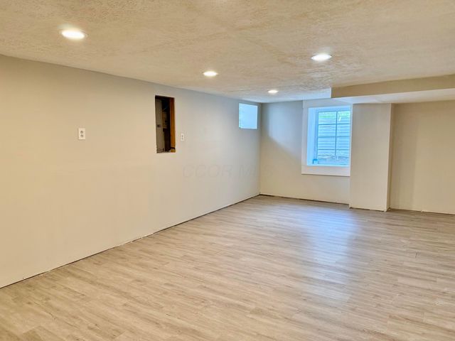 305 Danhurst Road, Columbus, OH 43228