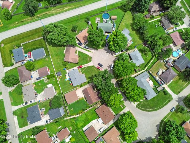 10902 Marbado Ct, Louisville, KY 40229