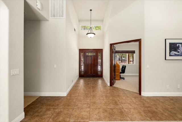 5109 Crestline Dr, Foresthill, CA 95631