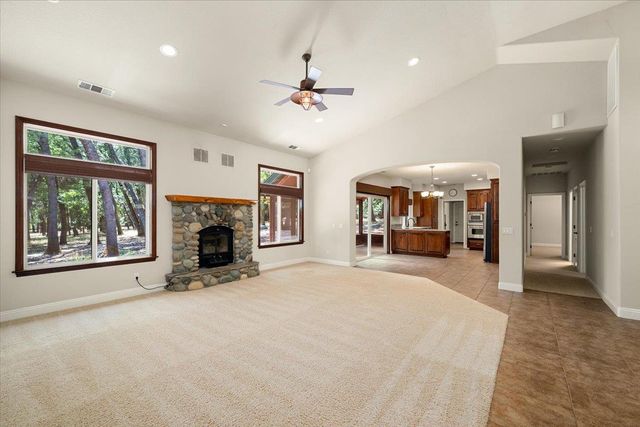 5109 Crestline Dr, Foresthill, CA 95631