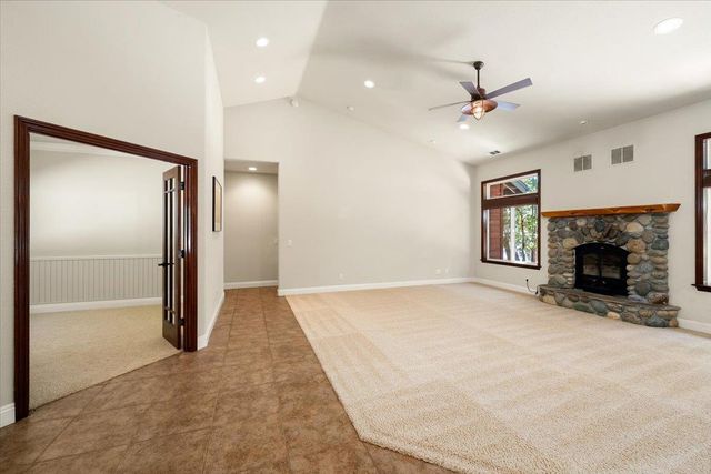 5109 Crestline Dr, Foresthill, CA 95631