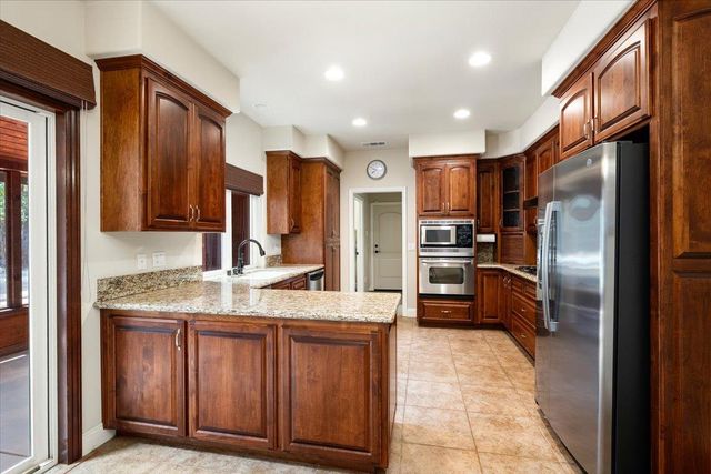 5109 Crestline Dr, Foresthill, CA 95631