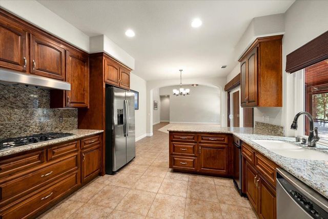 5109 Crestline Dr, Foresthill, CA 95631
