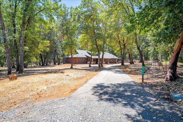 5109 Crestline Dr, Foresthill, CA 95631