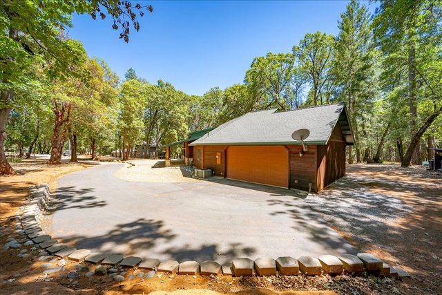 5109 Crestline Dr, Foresthill, CA 95631