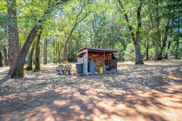 5109 Crestline Dr, Foresthill, CA 95631