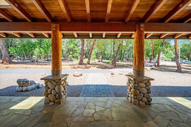 5109 Crestline Dr, Foresthill, CA 95631