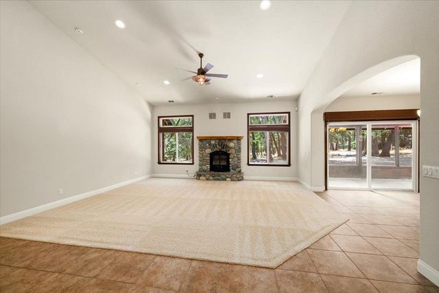 5109 Crestline Dr, Foresthill, CA 95631