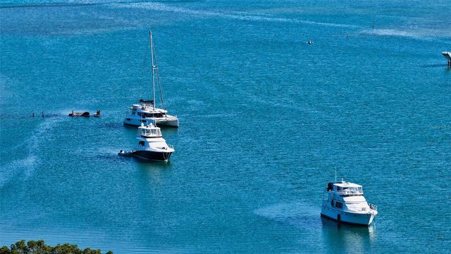 212 TREMONT LANE, Sarasota, FL 34236