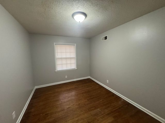 1891 JANIS DR, Memphis, TN 38116