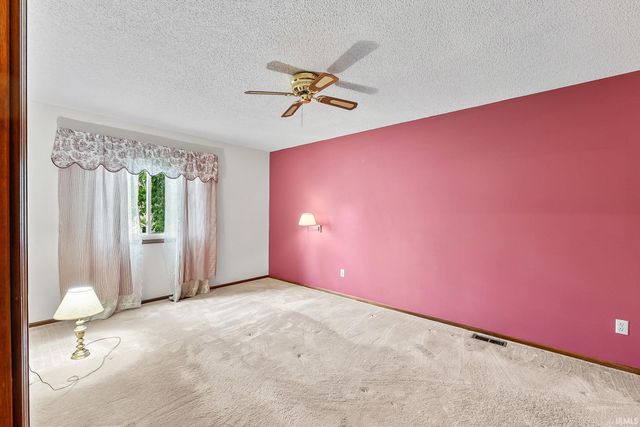 10028 Hidden Meadows Place, Fort Wayne, IN 46825