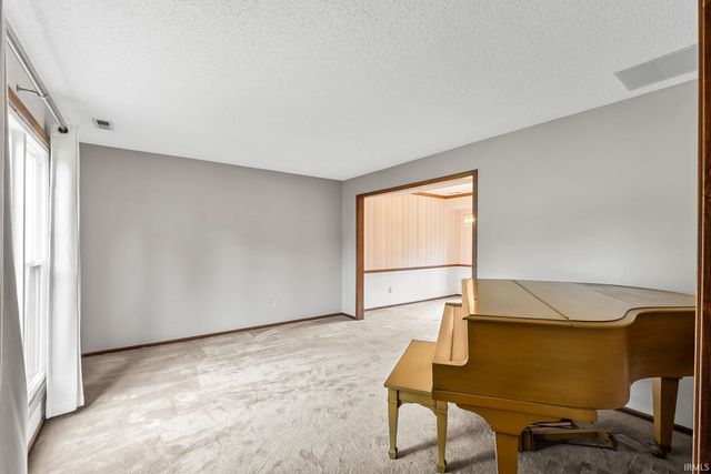 10028 Hidden Meadows Place, Fort Wayne, IN 46825