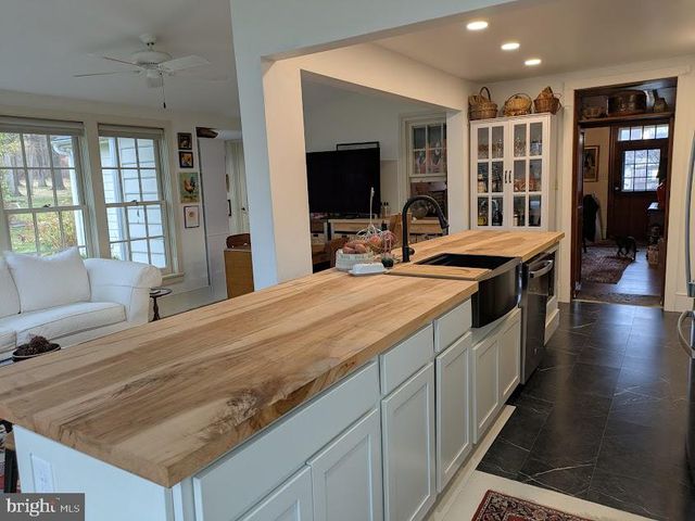 4936 CURLY HILL RD, Doylestown, PA 18902