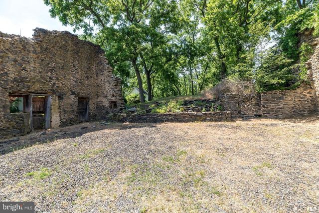 4936 CURLY HILL RD, Doylestown, PA 18902