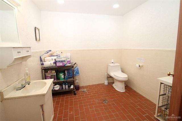 1710 E 6th Street 1, Weslaco, TX 78596