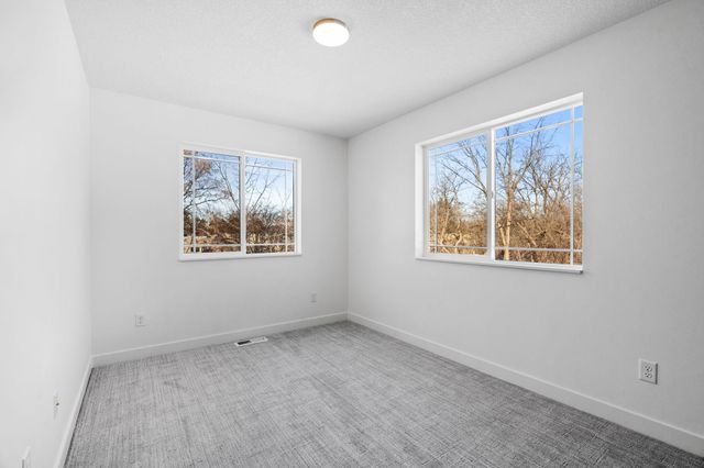 425 W 8th Street 19, New Richmond, WI 54017